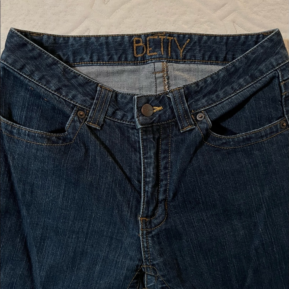 Kimes Ranch Women - Betty